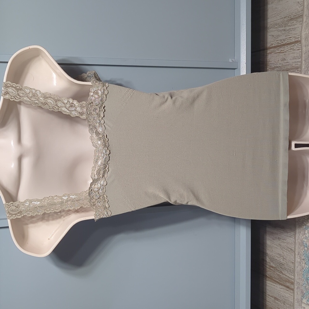 Vintage Y2K Lacy Cami Tank Top - Picture 2 of 6